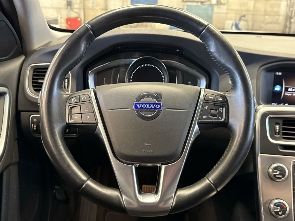 Volvo V60 Cross Country 2018 Valkoinen