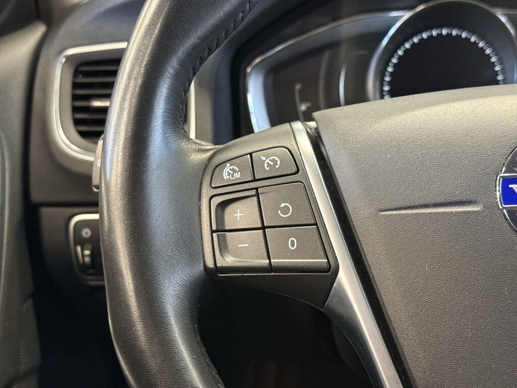 Volvo V60 Cross Country 2018 Valkoinen