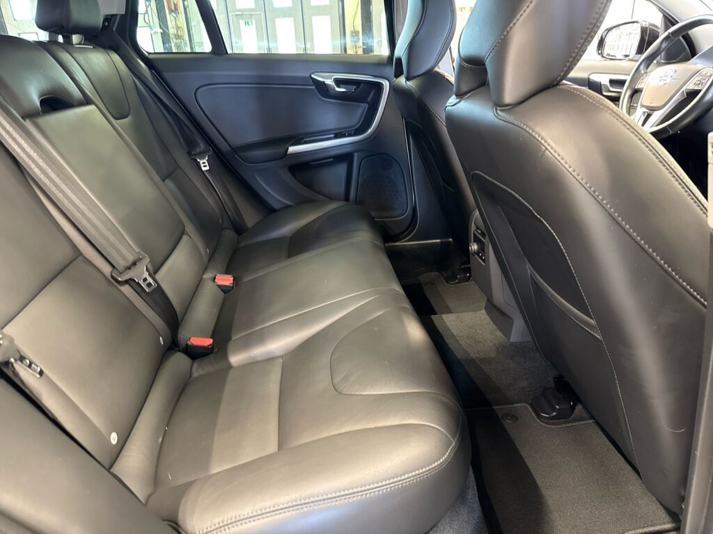 Volvo V60 Cross Country 2018 Valkoinen