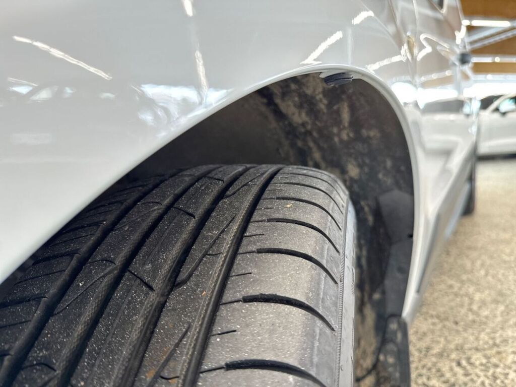 Ford Transit Connect 2018 Valkoinen