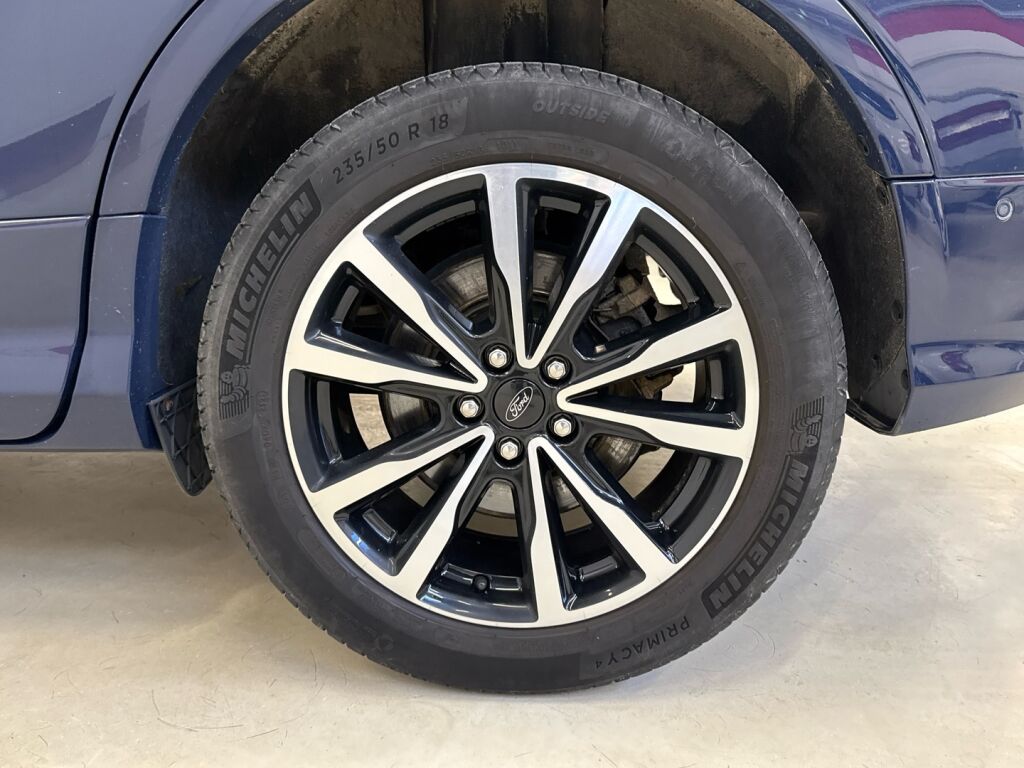 Ford Kuga 2018 Sininen