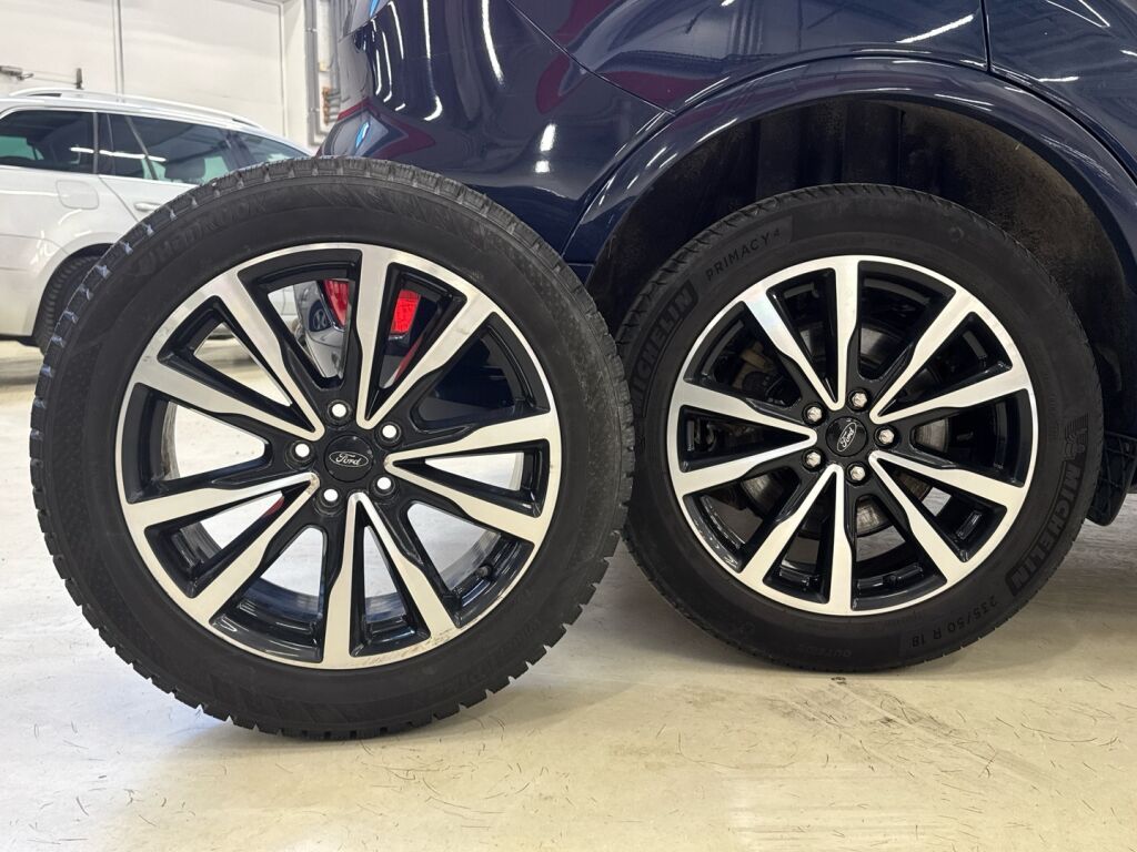 Ford Kuga 2018 Sininen