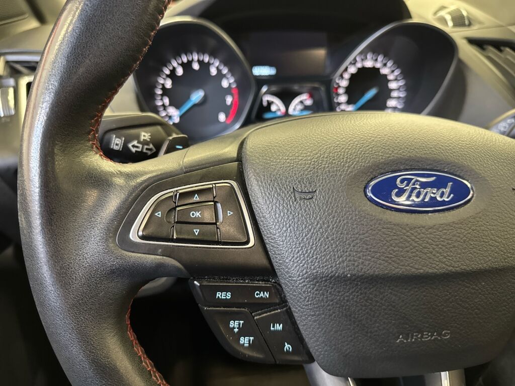 Ford Kuga 2018 Sininen