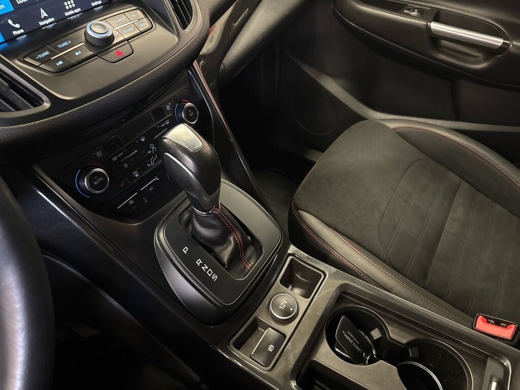 Ford Kuga 2018 Sininen