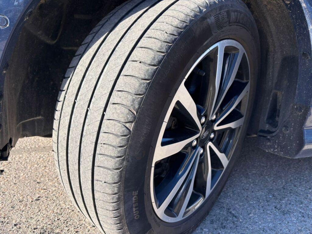 Ford Kuga 2018 Sininen