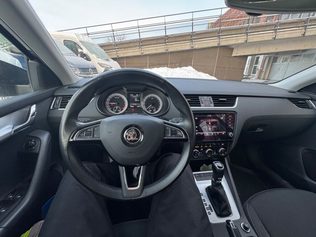 Skoda Octavia 2020 Harmaa