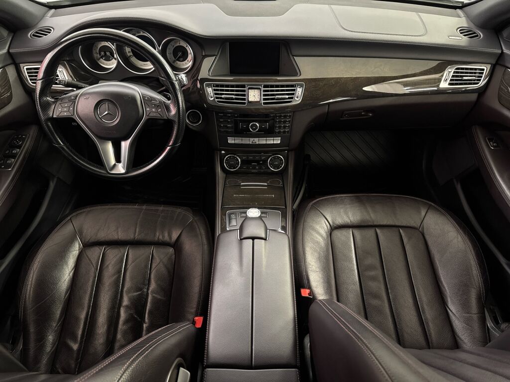 Mercedes-Benz CLS 2012 Monivär.