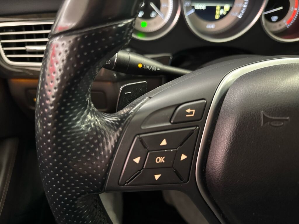 Mercedes-Benz CLS 2012 Monivär.