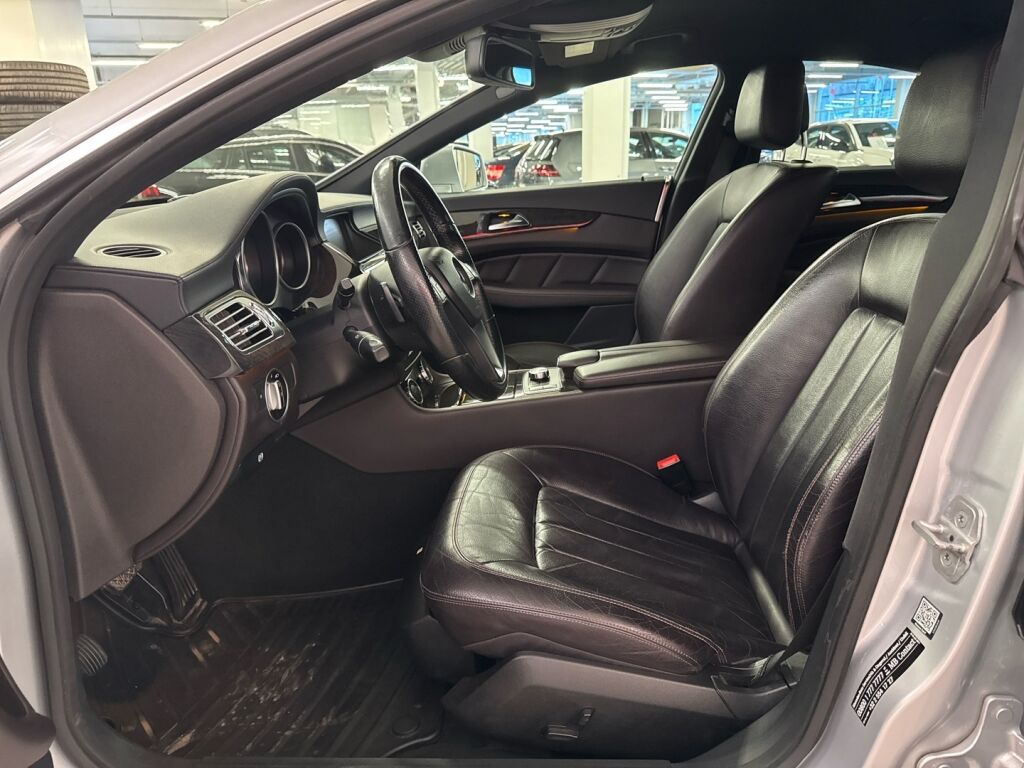 Mercedes-Benz CLS 2012 Monivär.