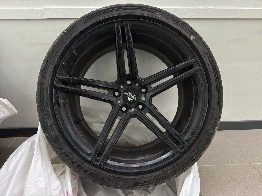 Mercedes-Benz CLS 2012 Monivär.