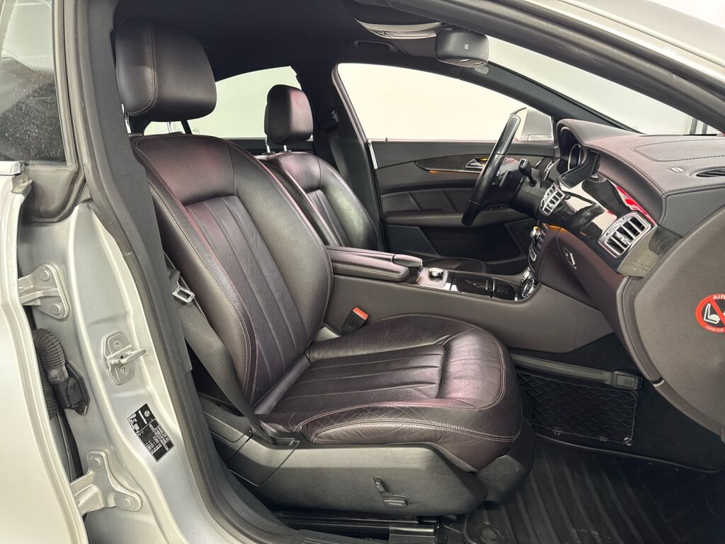 Mercedes-Benz CLS 2012 Monivär.