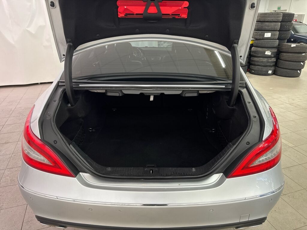 Mercedes-Benz CLS 2012 Monivär.
