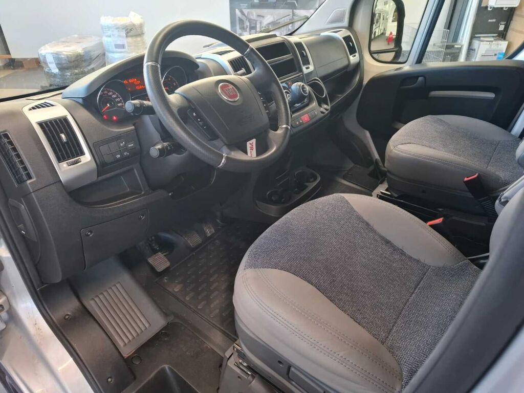 Sunlight Van 640 2020 Harmaa