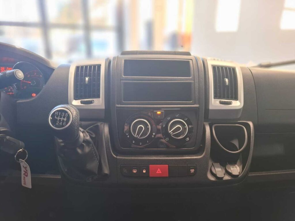 Sunlight Van 640 2020 Harmaa