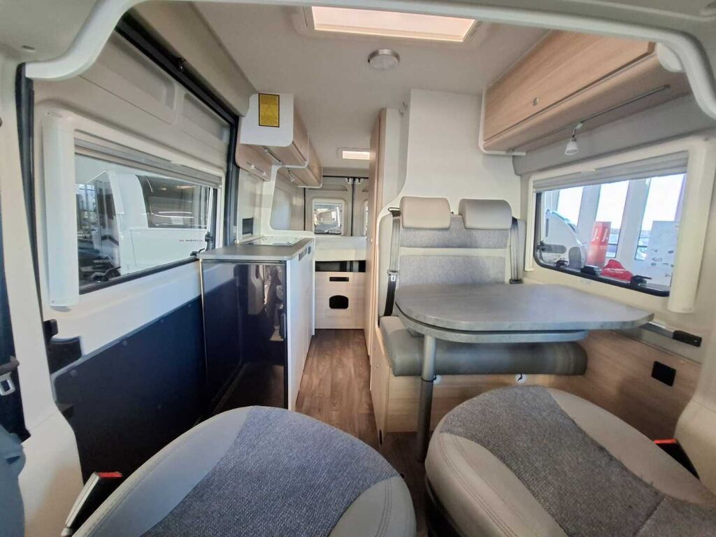 Sunlight Van 640 2020 Harmaa