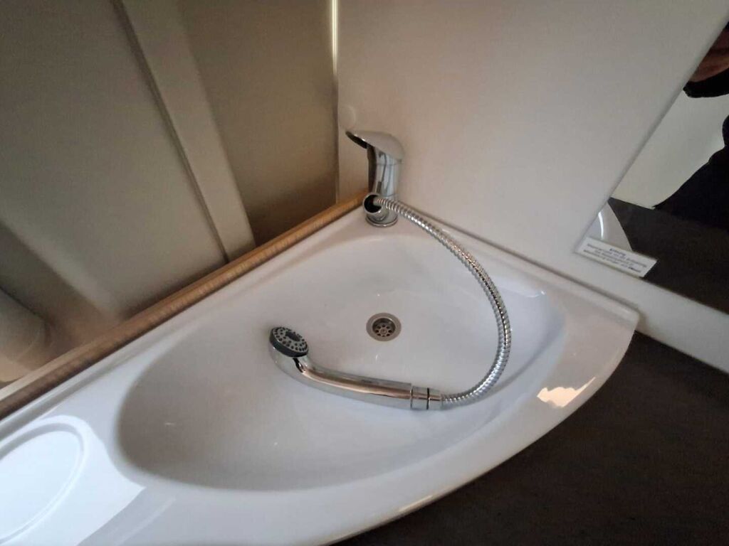 Sunlight Van 640 2020 Harmaa