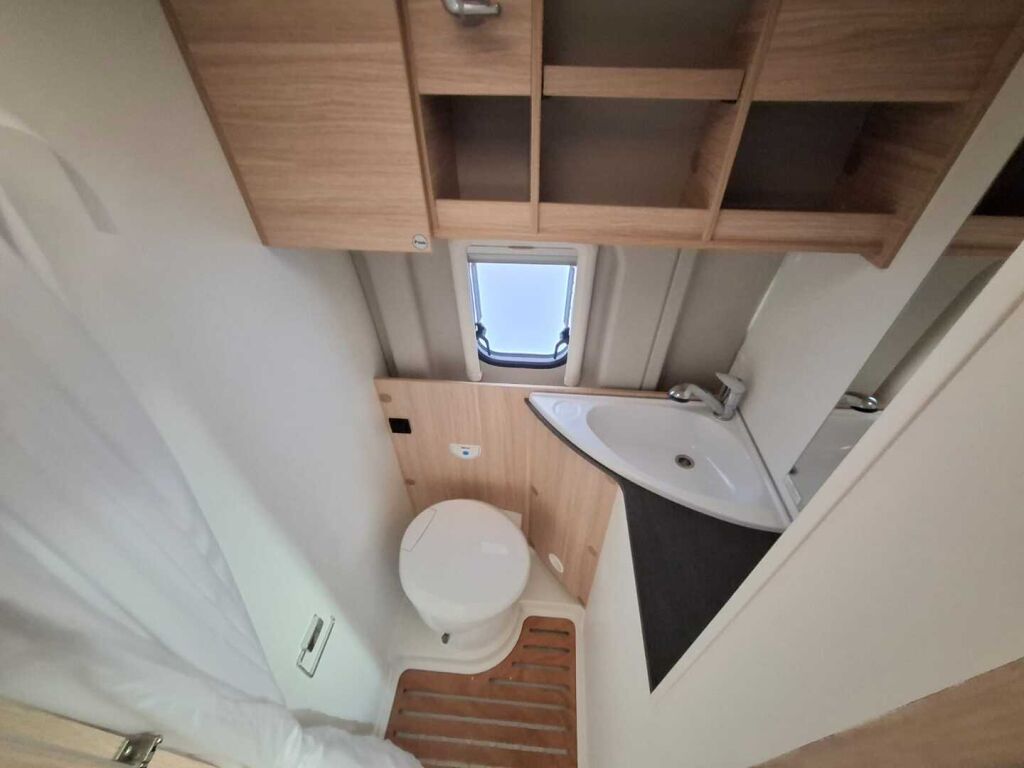 Sunlight Van 640 2020 Harmaa