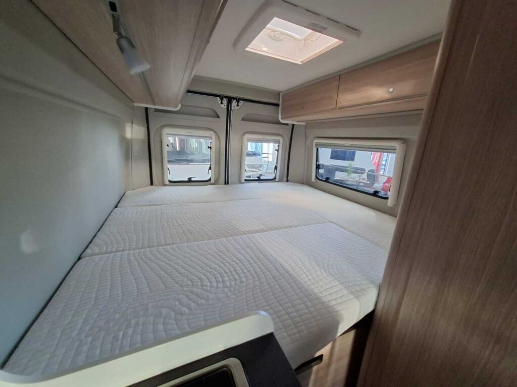 Sunlight Van 640 2020 Harmaa