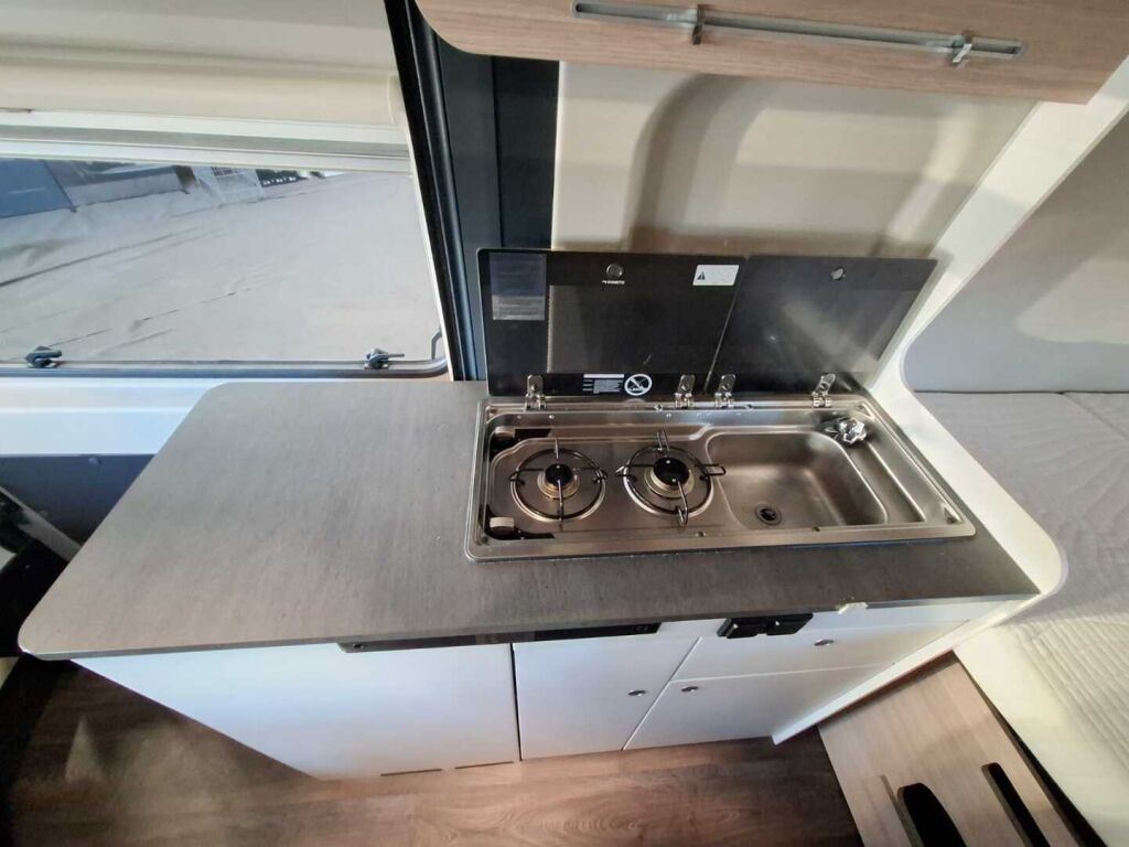 Sunlight Van 640 2020 Harmaa