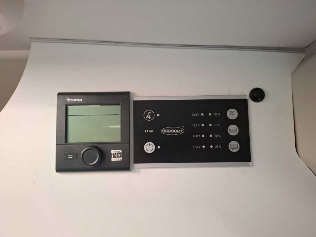 Sunlight Van 640 2020 Harmaa