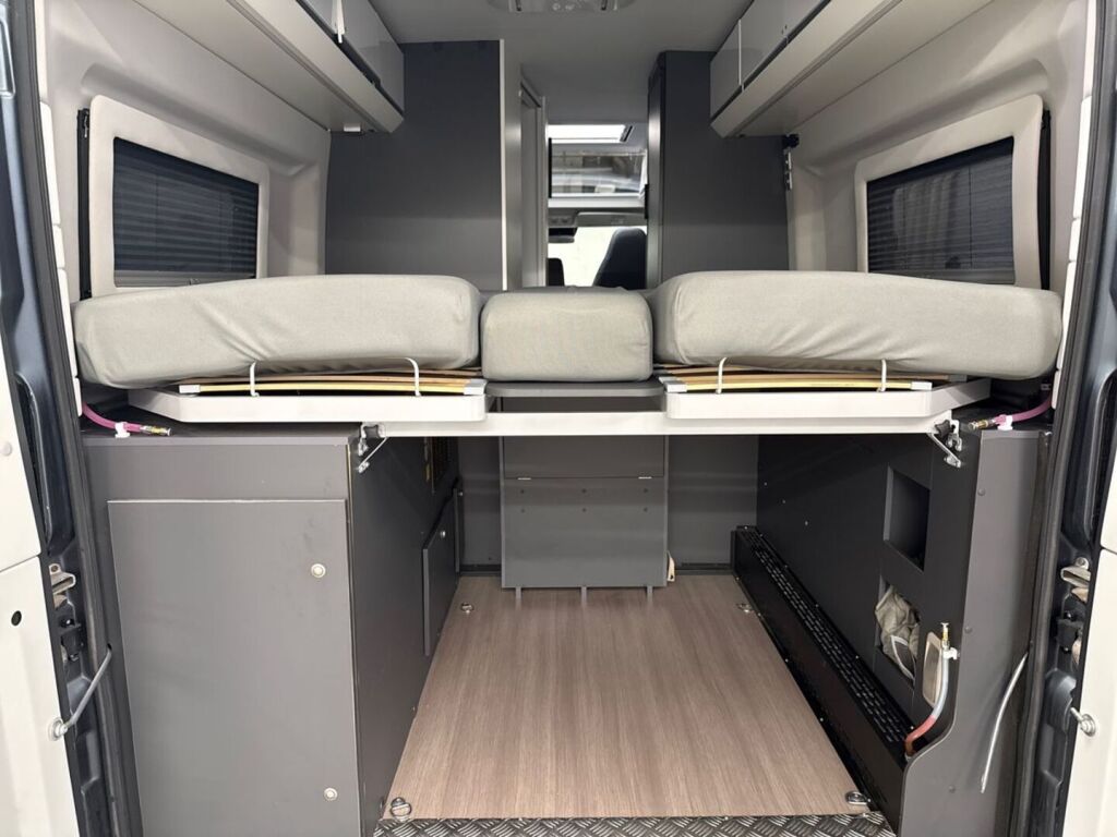 Adria TWIN SUPREME 640 SLB 2020 Harmaa