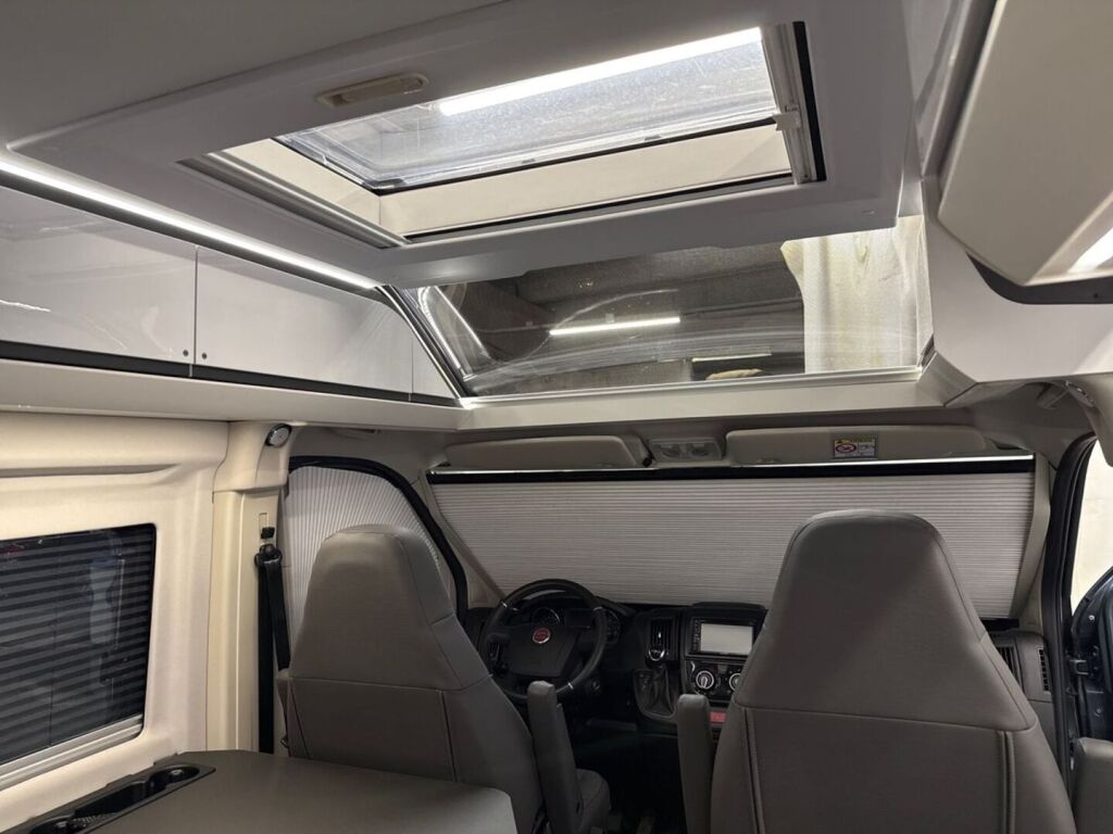 Adria TWIN SUPREME 640 SLB 2020 Harmaa