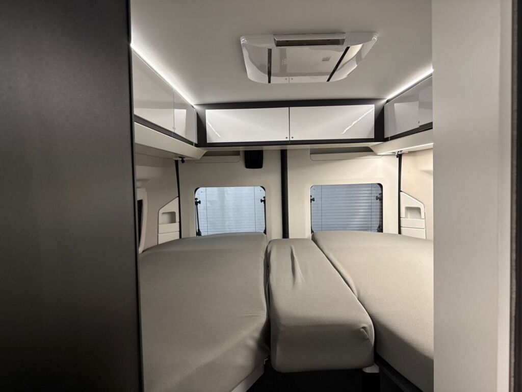 Adria TWIN SUPREME 640 SLB 2020 Harmaa
