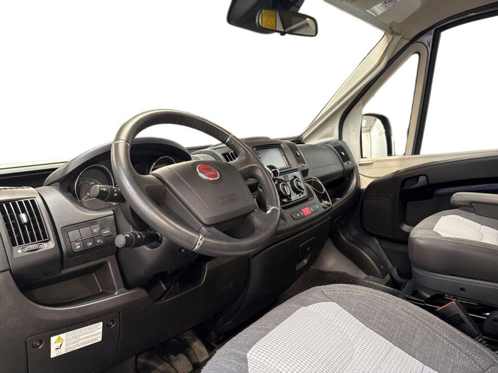 Adria TWIN SUPREME 640 SLB 2020 Harmaa