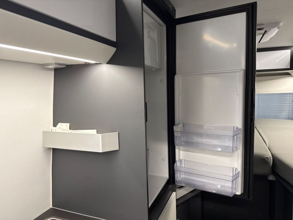 Adria TWIN SUPREME 640 SLB 2020 Harmaa