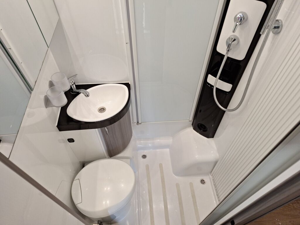 Hobby Optima 2020 Valkoinen