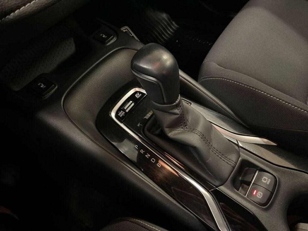 Toyota Corolla 2020 Musta