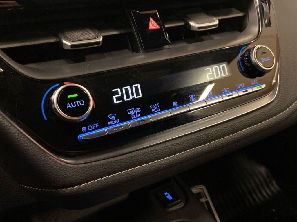 Toyota Corolla 2020 Musta