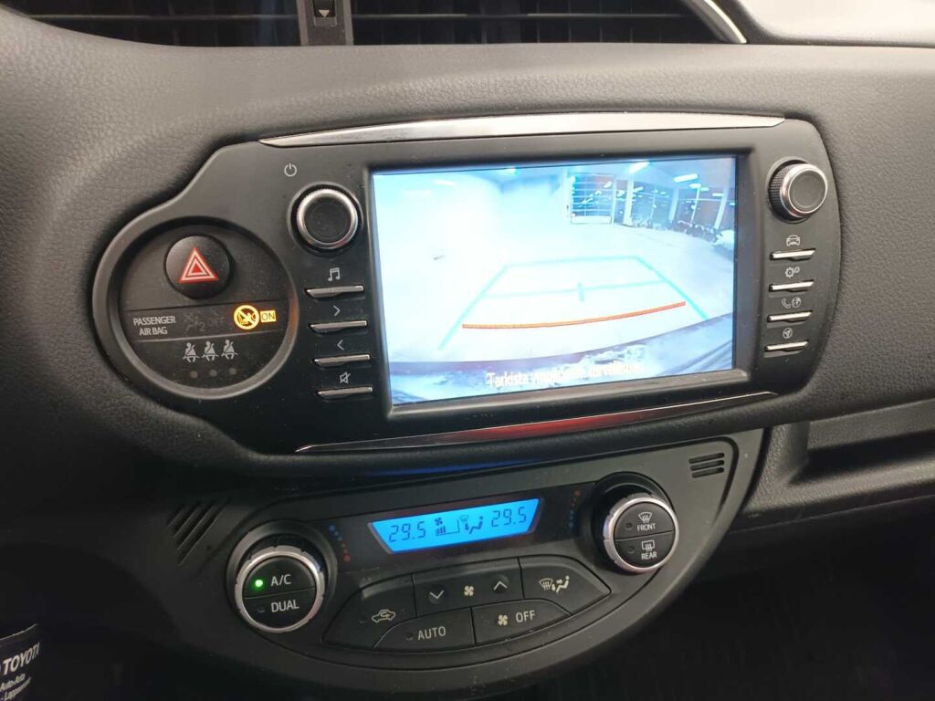 Toyota Yaris 2020 Punainen