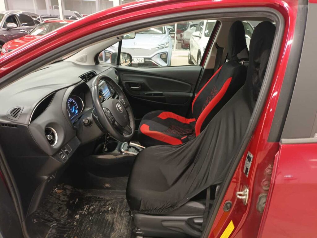 Toyota Yaris 2020 Punainen