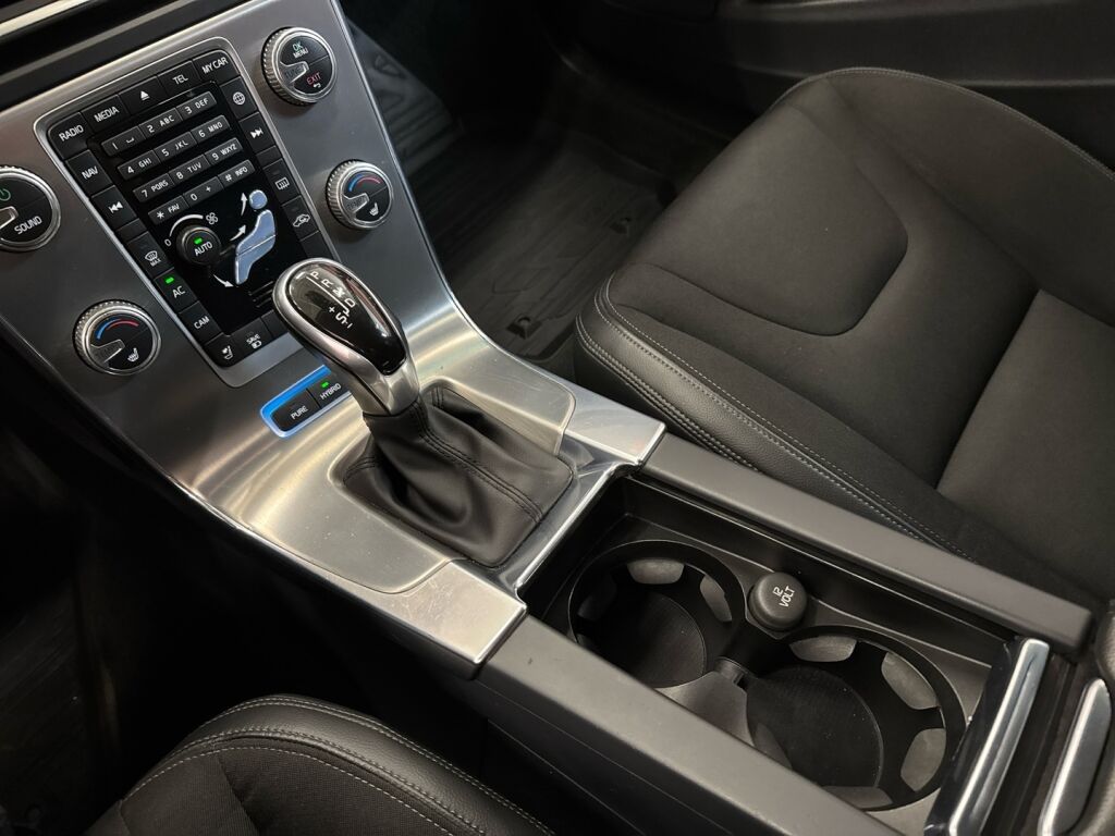 Volvo V60 2017 Valkoinen