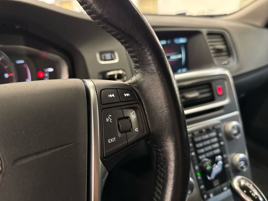 Volvo V60 2017 Valkoinen