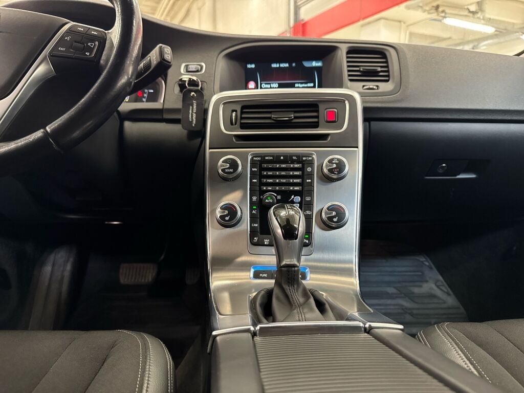 Volvo V60 2017 Valkoinen