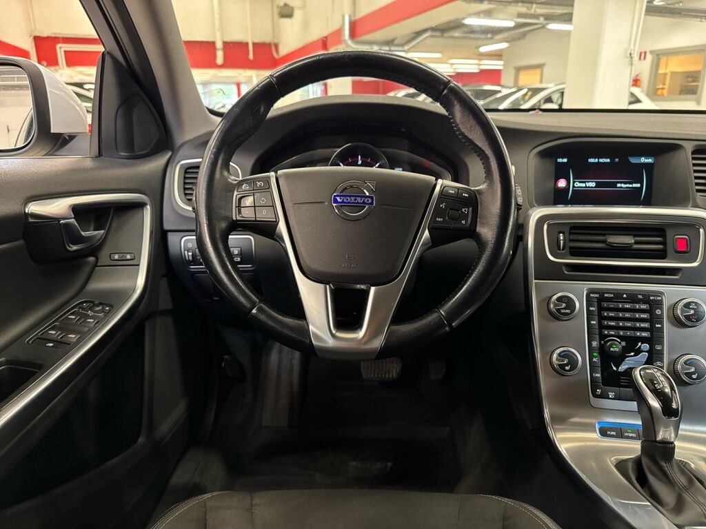 Volvo V60 2017 Valkoinen