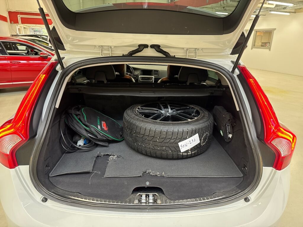 Volvo V60 2017 Valkoinen