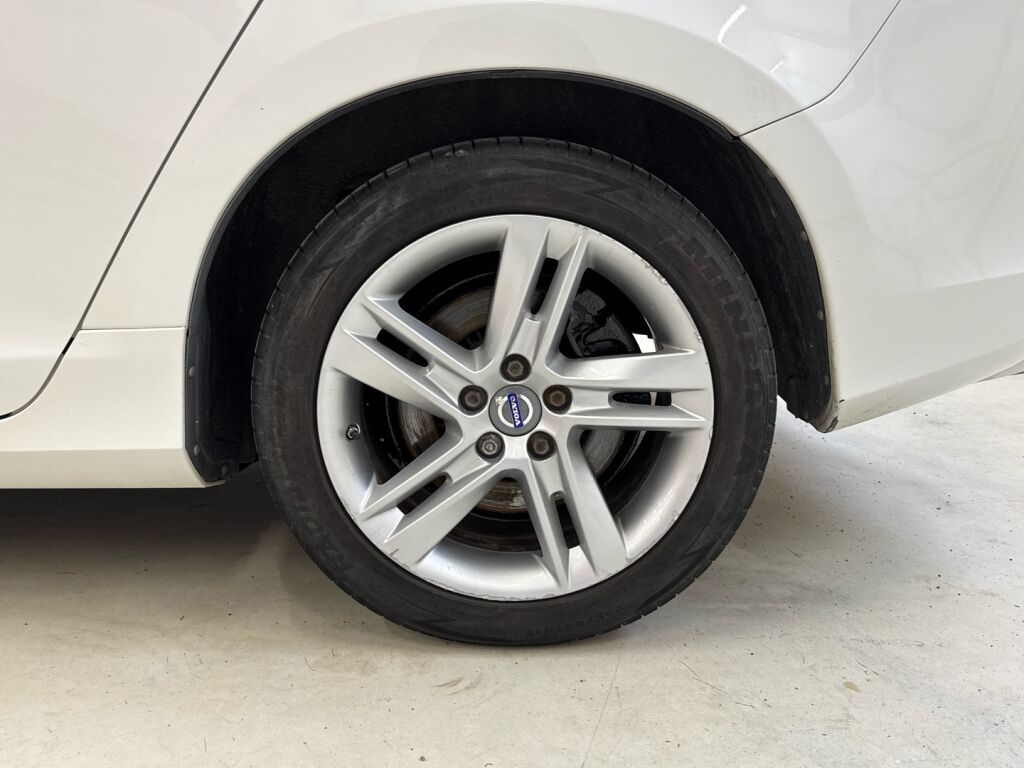 Volvo V60 2017 Valkoinen