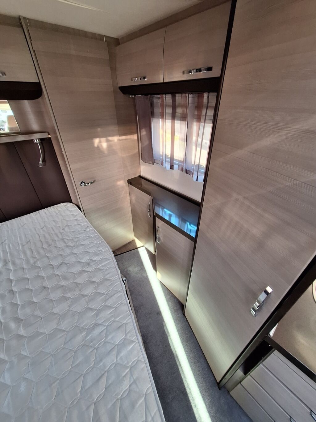 Hobby T 75 HF 2017 Valkoinen