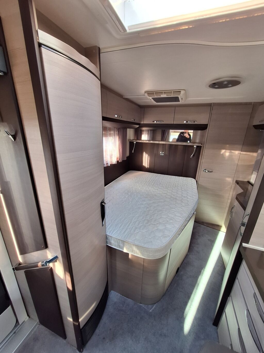 Hobby T 75 HF 2017 Valkoinen