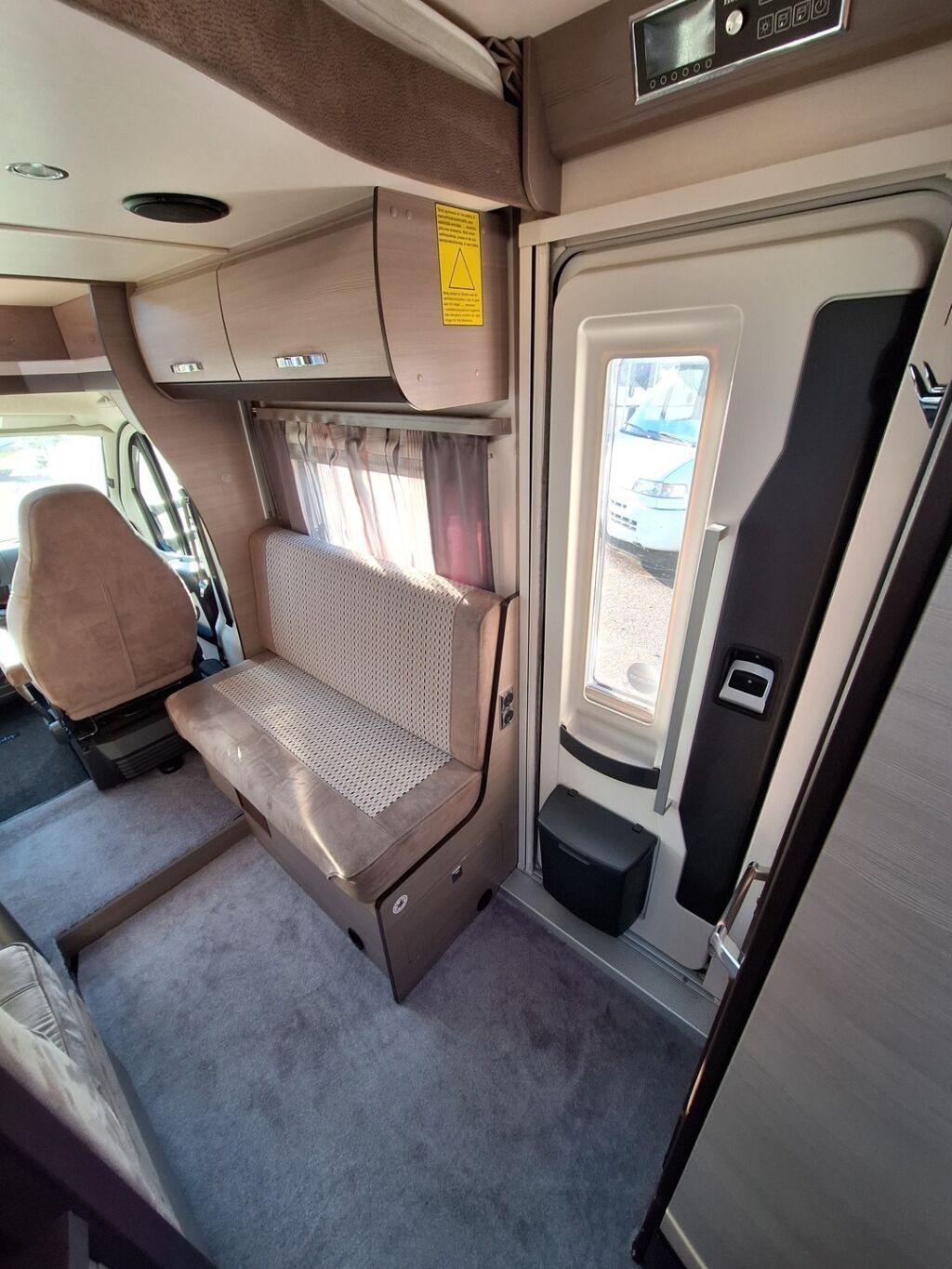 Hobby T 75 HF 2017 Valkoinen