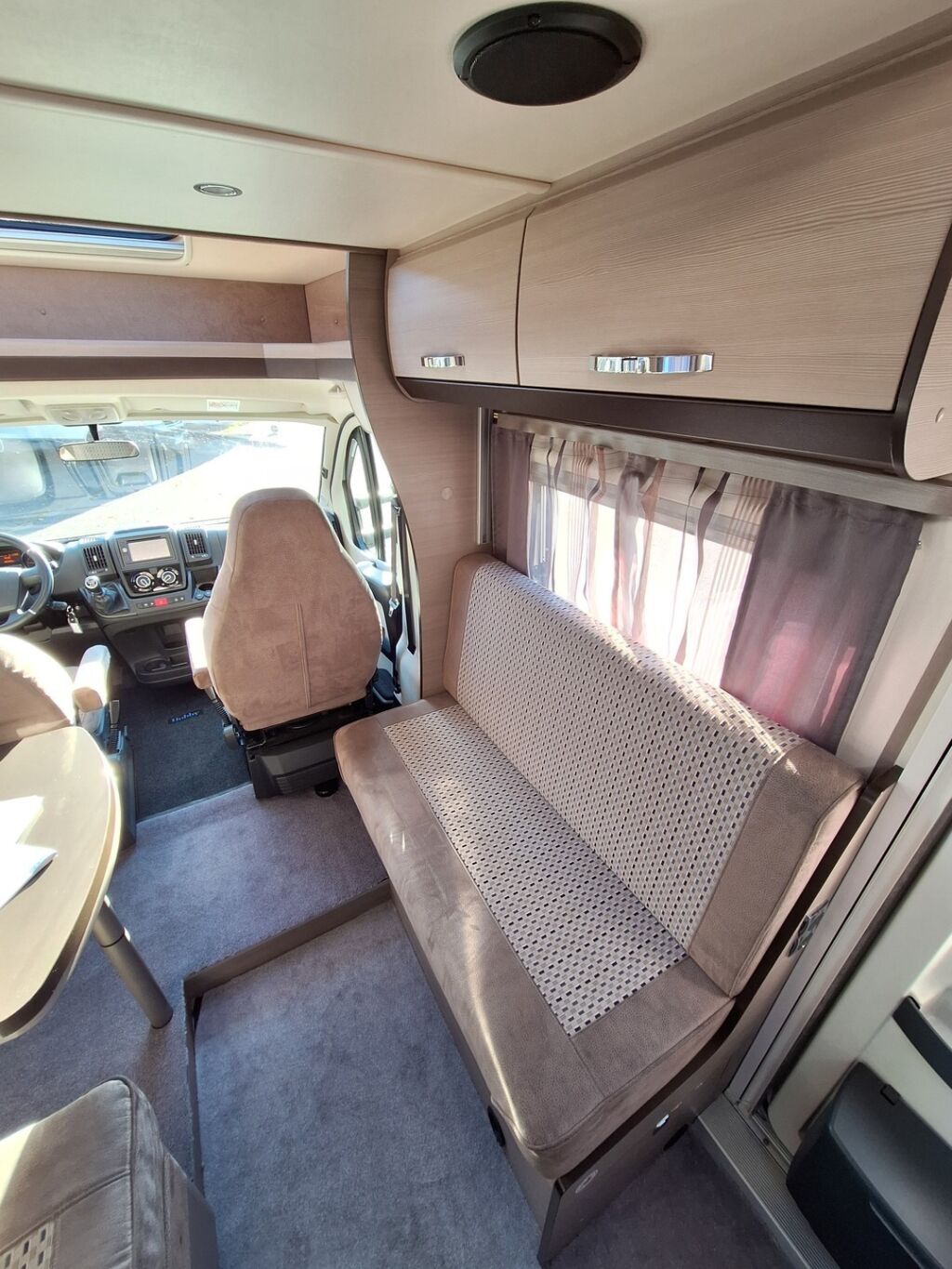 Hobby T 75 HF 2017 Valkoinen