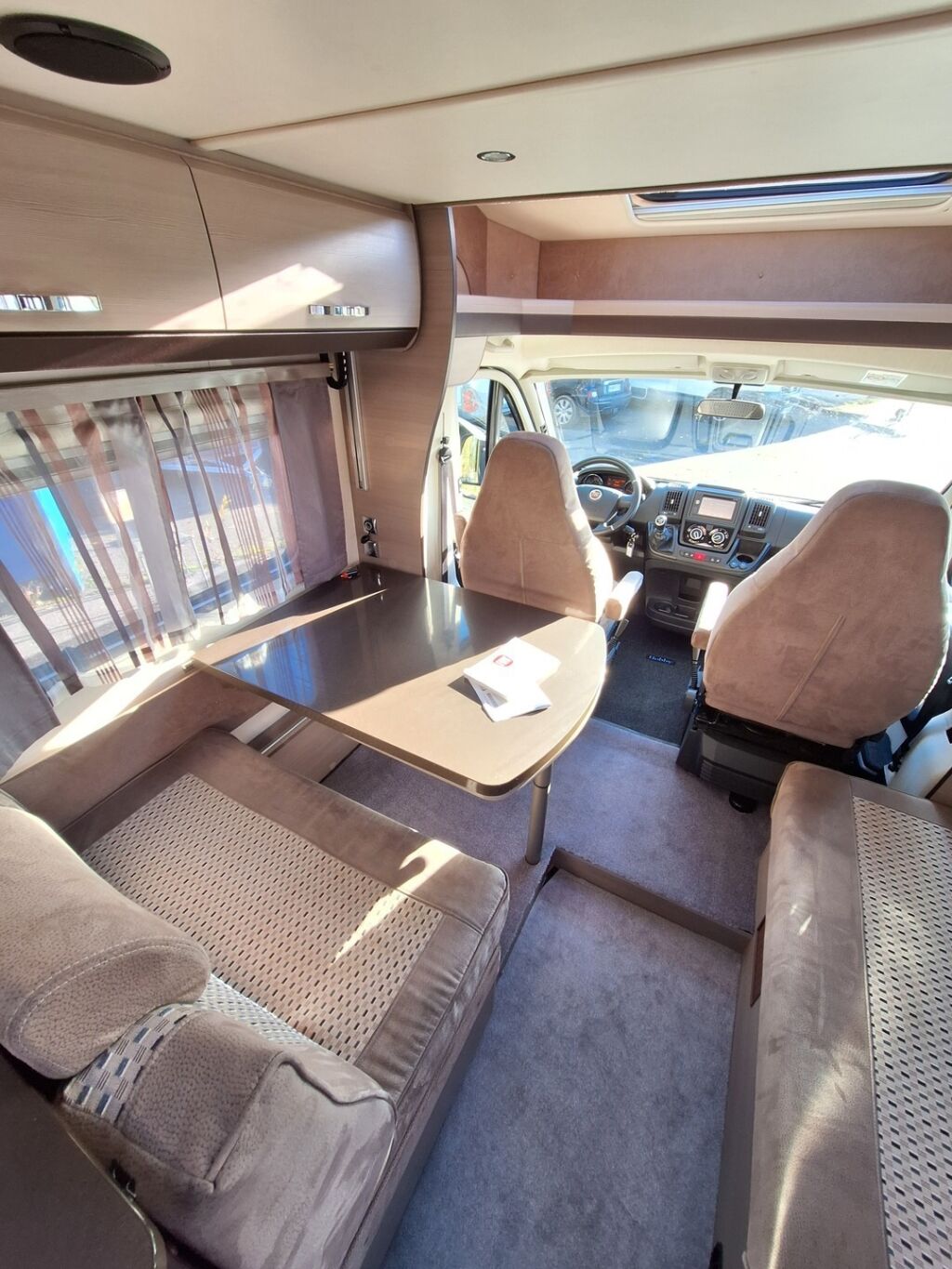 Hobby T 75 HF 2017 Valkoinen