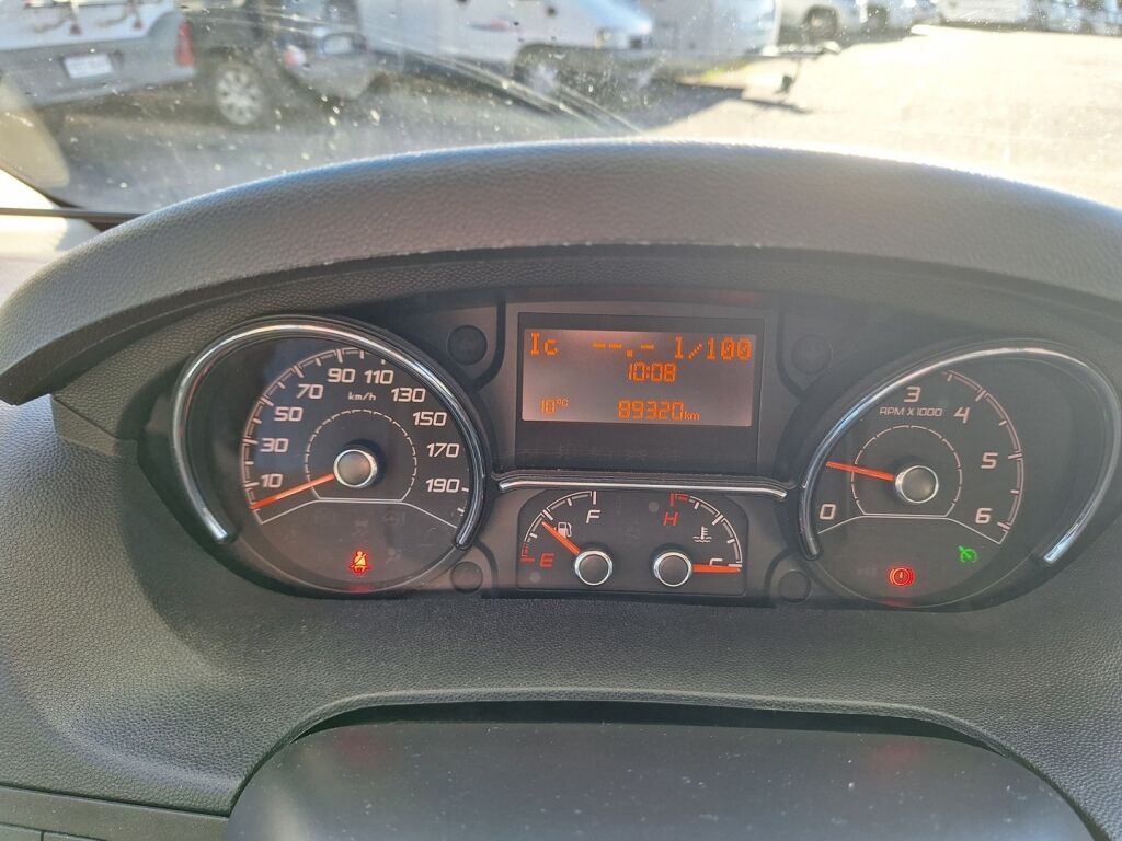 Hobby T 75 HF 2017 Valkoinen