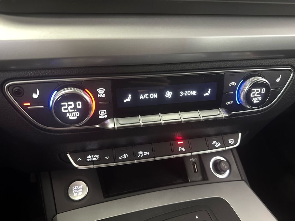 Audi Q5 2021 Valkoinen