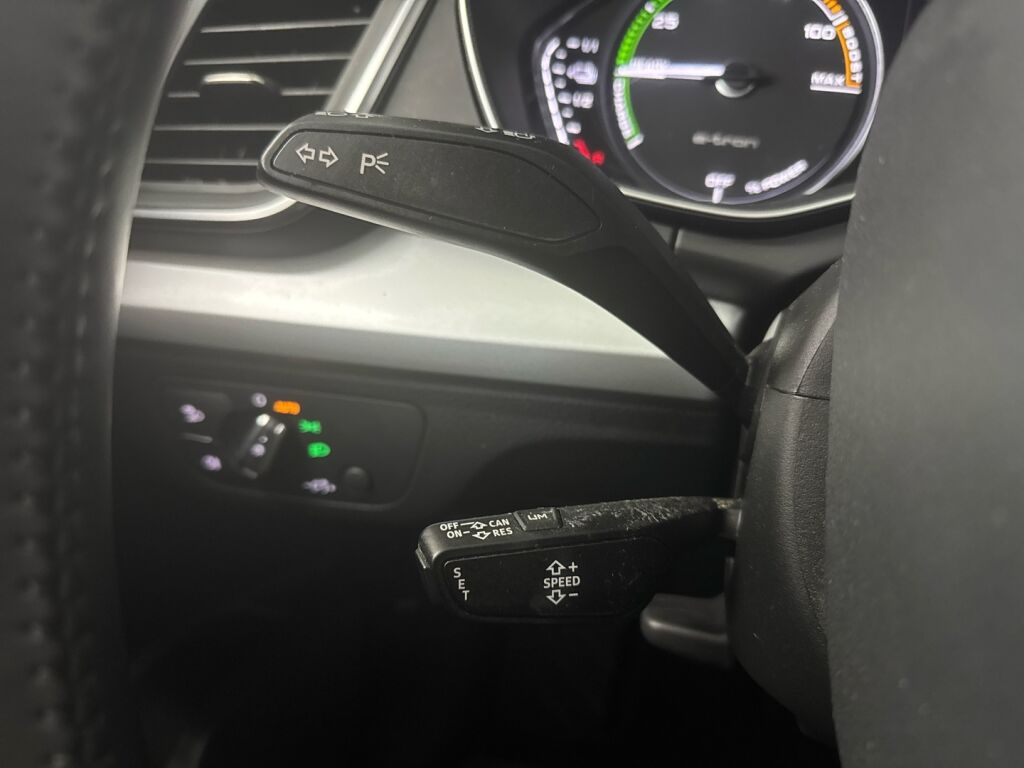 Audi Q5 2021 Valkoinen