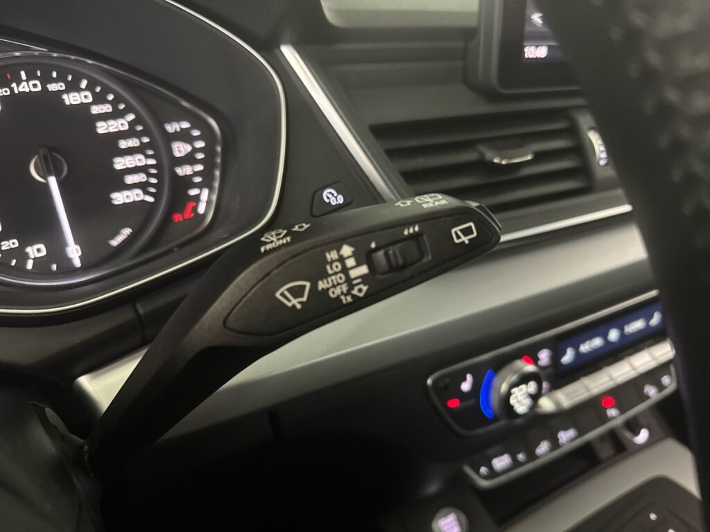 Audi Q5 2021 Valkoinen