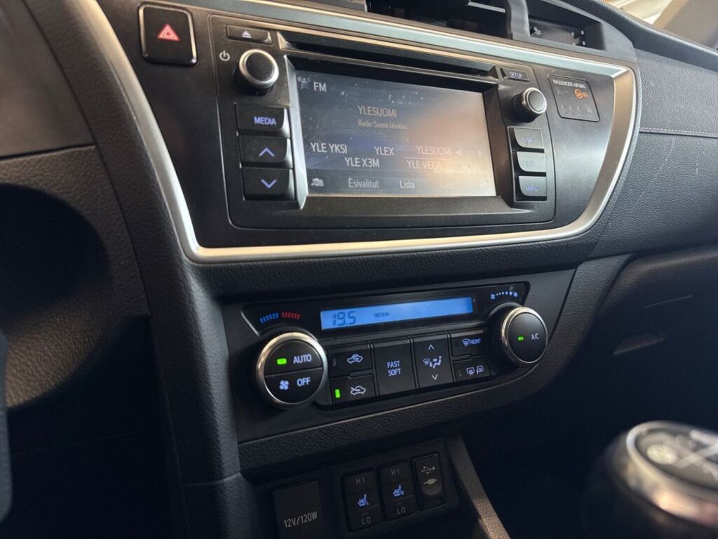 Toyota Auris 2015 Valkoinen
